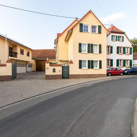 Weingut Und Gaestehaus Henrici Friesenheim is an Ortsgemeinde Esterno foto