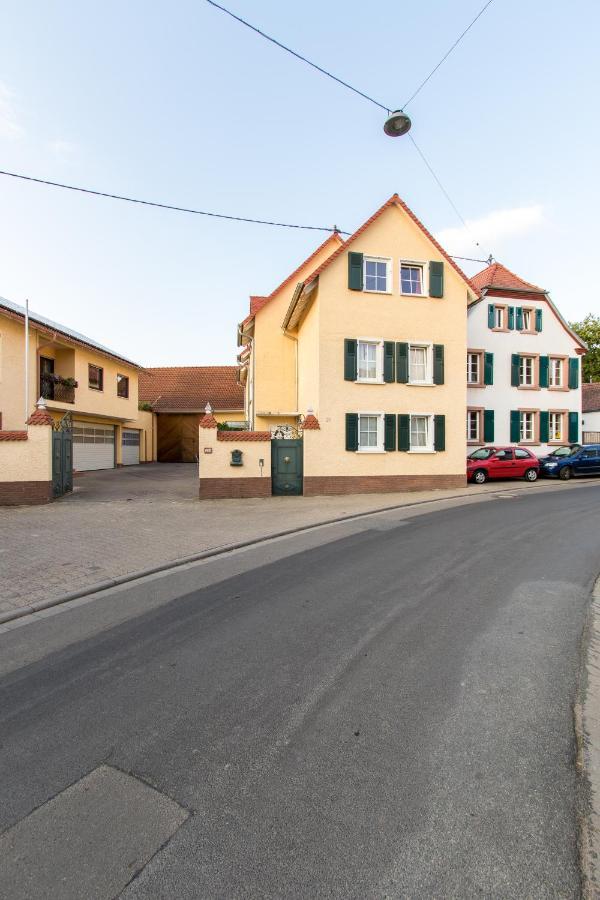 Weingut Und Gaestehaus Henrici Friesenheim is an Ortsgemeinde Esterno foto
