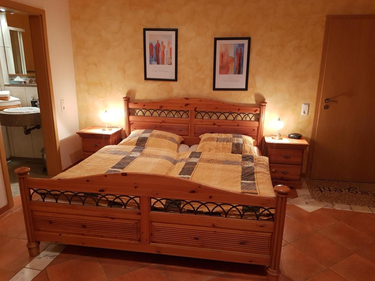 Weingut Und Gaestehaus Henrici Friesenheim is an Ortsgemeinde Esterno foto