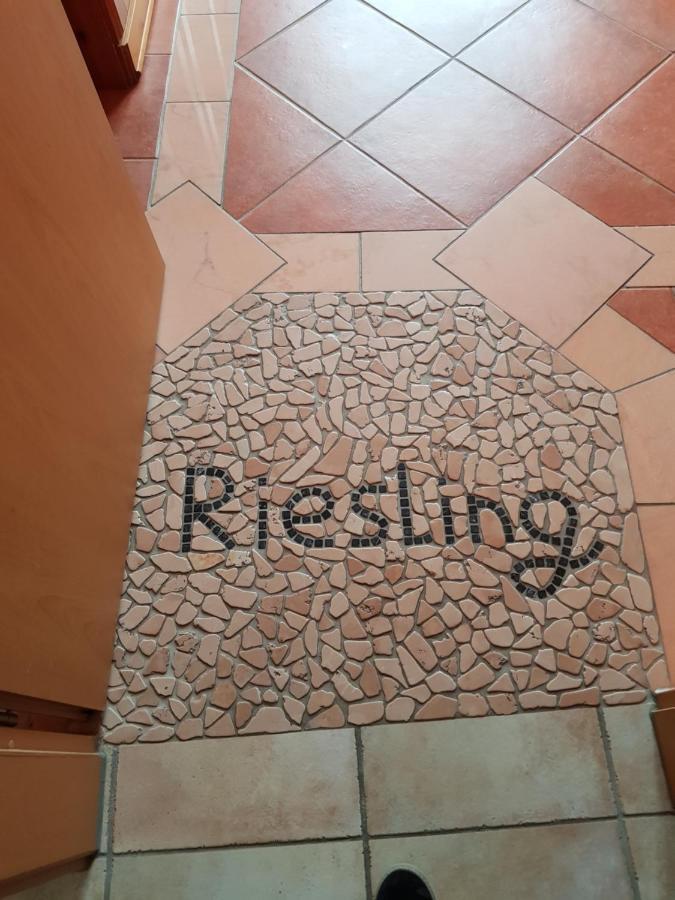 Weingut Und Gaestehaus Henrici Friesenheim is an Ortsgemeinde Esterno foto