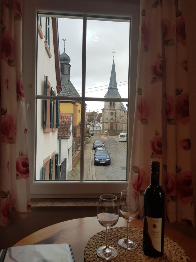 Weingut Und Gaestehaus Henrici Friesenheim is an Ortsgemeinde Esterno foto